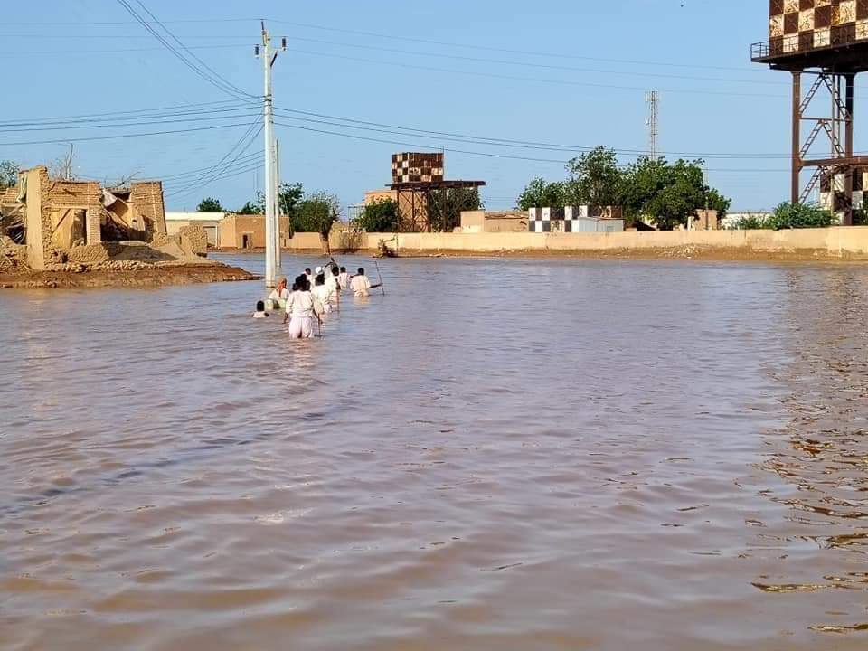 بورتسودان... انهيار سد أربعات يودي بحياة العشرات ويغرق قرى