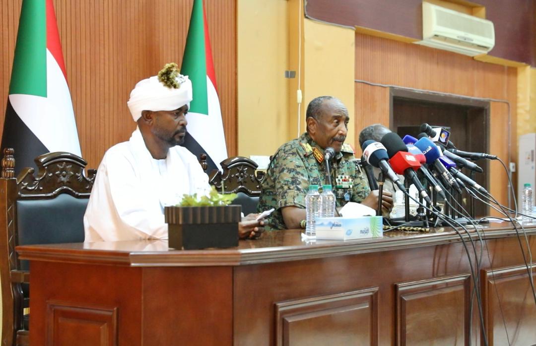 لقاء رئيس مجلس السيادة القائد العام للقوات المسلحة الفريق أول ركن عبدالفتاح البرهان مع الصحفيين والاعلاميين 