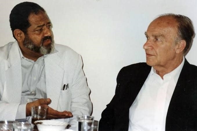الراحل الفاتح علي حسنين مع علي عزت بيغوفيتش 