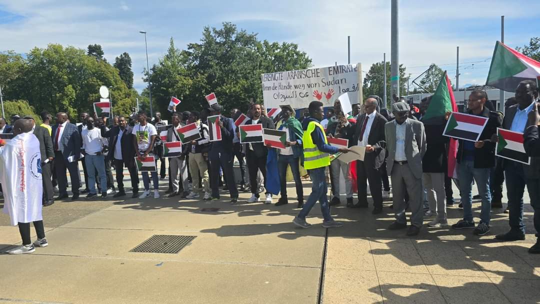مظاهرات سودانية في جنيف تندد بصمت المجتمع الدولي 10 الجالية السودانية في دول الاتحاد الأوروبي تنظم مظاهرات سلمية أمام مقر الأمم المتحدة